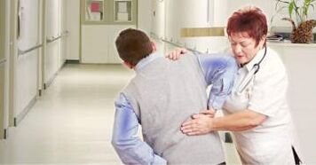 Síntomas e tratamento da osteocondrose lumbar